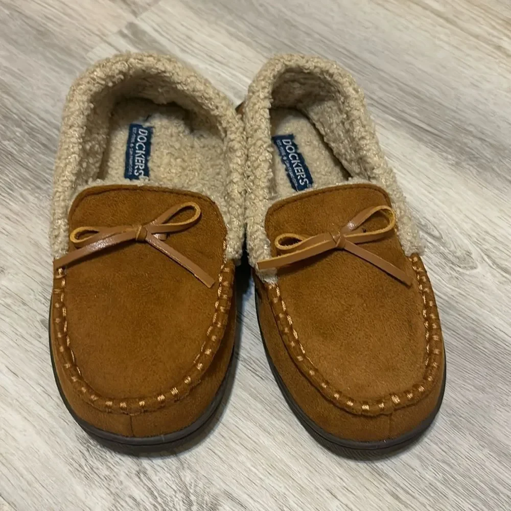 Dockers kids slippers size M 13-1 preloved ❤️